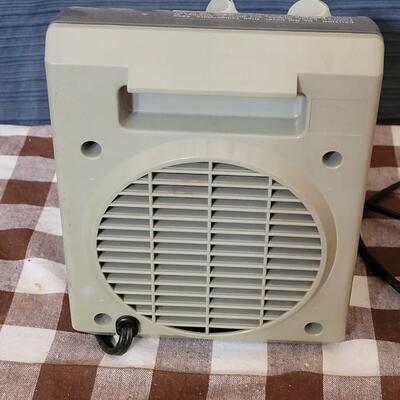 Lot 100: Small Holmes Electric Heater