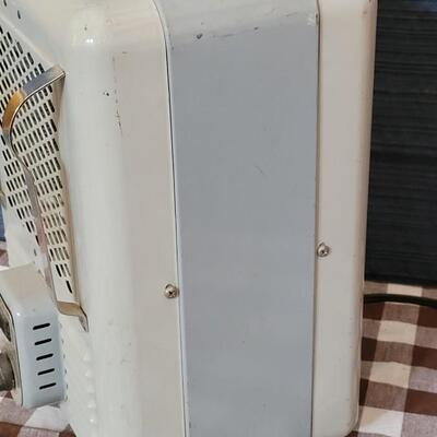 Lot 101: Titan Electric Heater #2