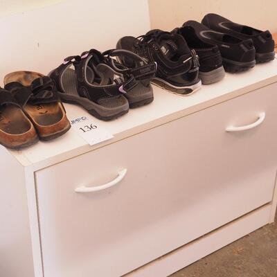 Lot 136 Size 5 Women's shoes and more