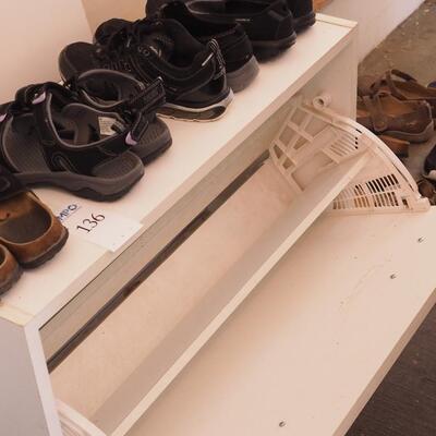 Lot 136 Size 5 Women's shoes and more