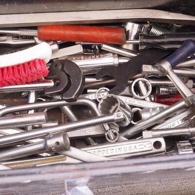 Lot 139 Vintage tool chests and tools