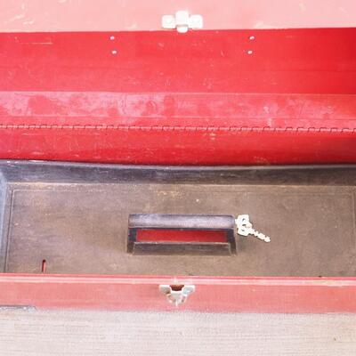 Lot 139 Vintage tool chests and tools