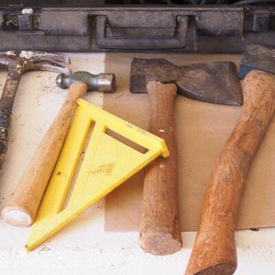 Lot 142 Power tools and peg board