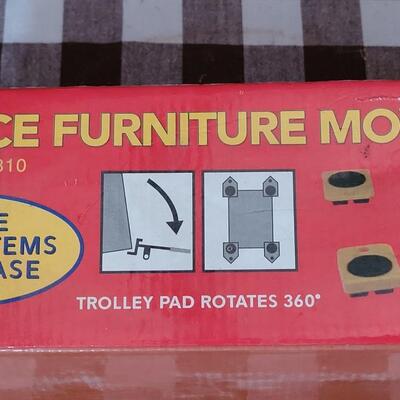 Lot 110: 5 piece Furniture Movers Set (Trolley Pads Rotate 360Â°)