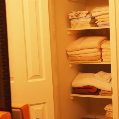 Lot 60 2 scales and contents of the linen closet in bathroom