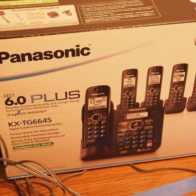 Lot 62 working Panasonic phone system and box