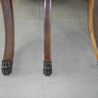    DROPLEAF TABLE AND CHAIRS