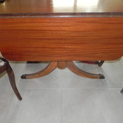    DROPLEAF TABLE AND CHAIRS