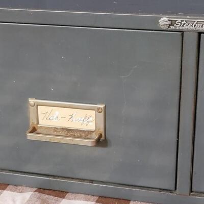 Lot 122: Vintage Steelmaster Tabletop Filing Cabinet