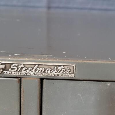 Lot 122: Vintage Steelmaster Tabletop Filing Cabinet