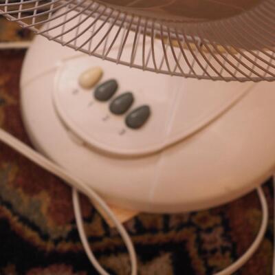 Lot 98 two Household breeze fans and desk lamp