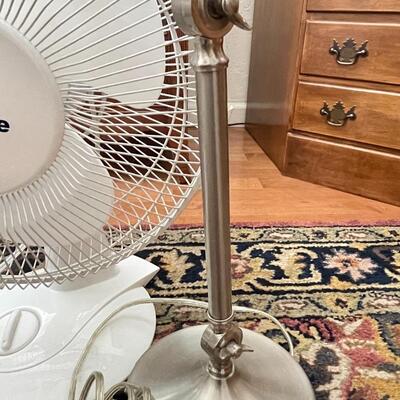 Lot 98 two Household breeze fans and desk lamp
