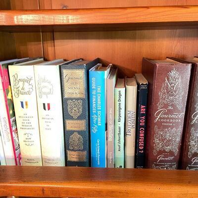 Lot 95 hardback set Annals on America and other books