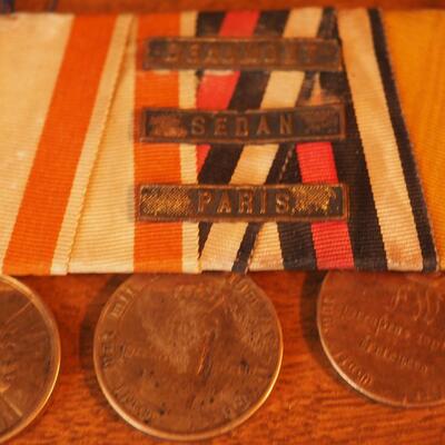 Lot 96 WWI Ephemera  and patches