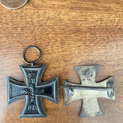 Lot 96 WWI Ephemera  and patches