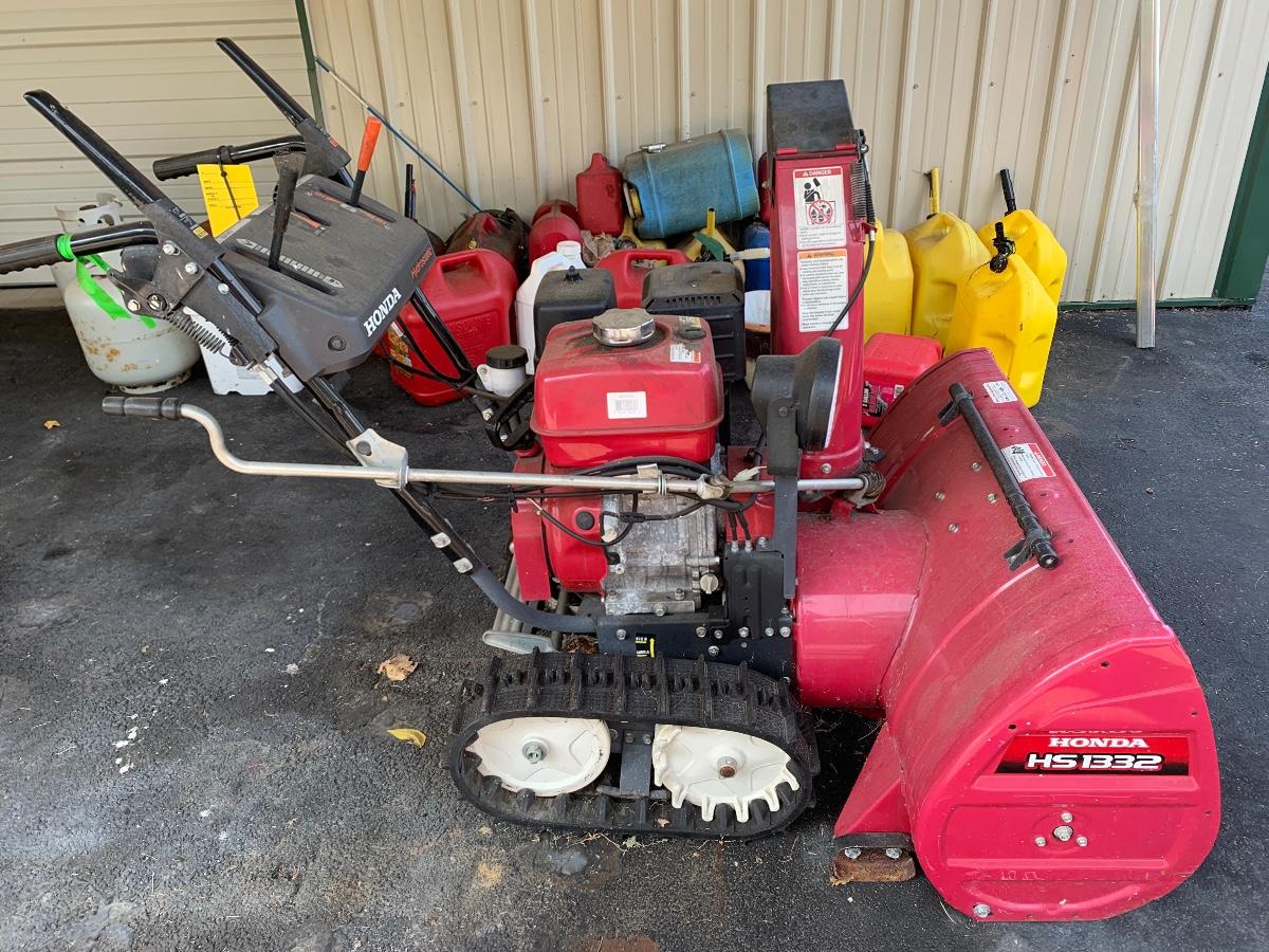 Lot G Honda HS1332 Snow Blower