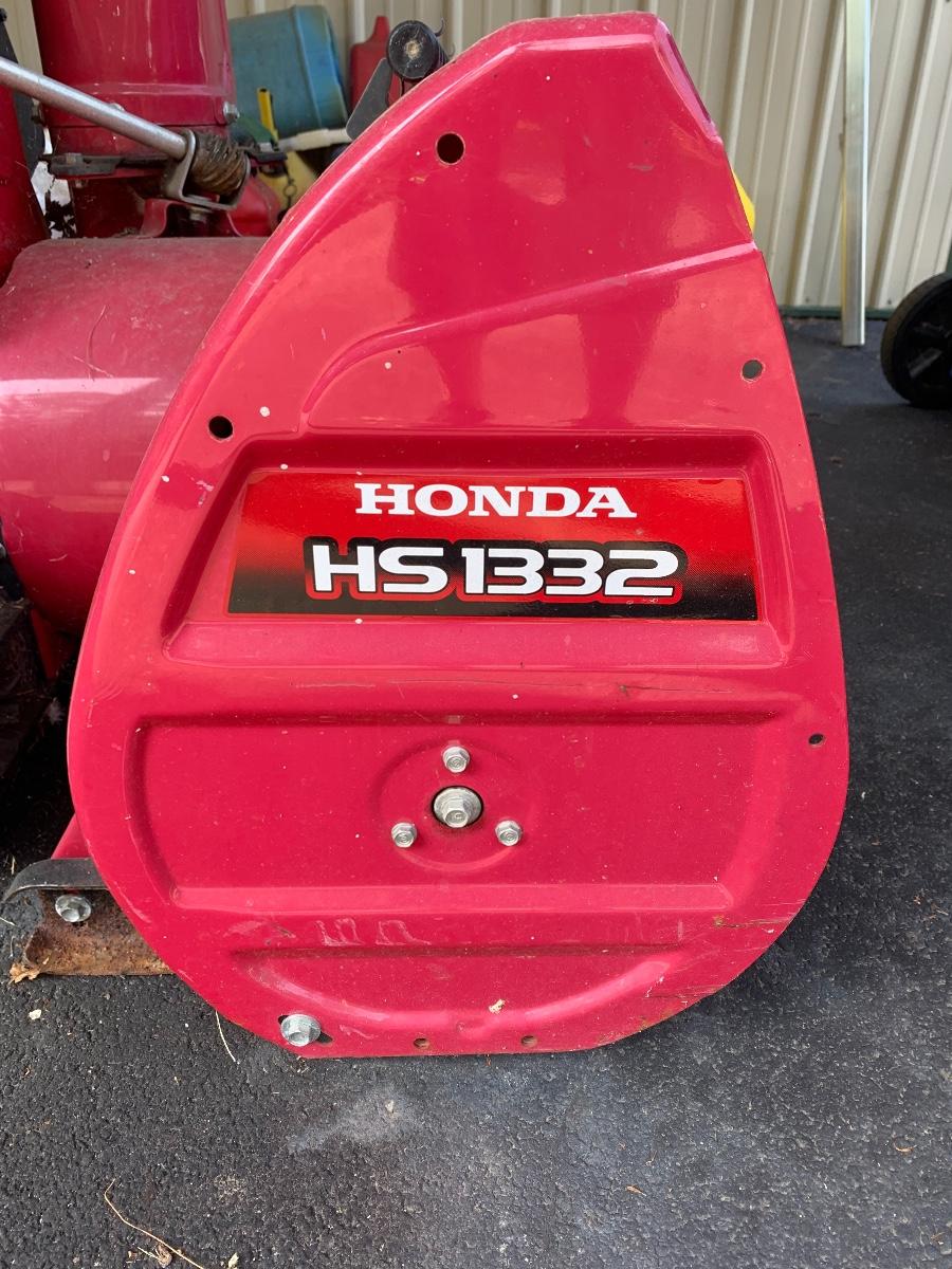 Lot G Honda HS1332 Snow Blower