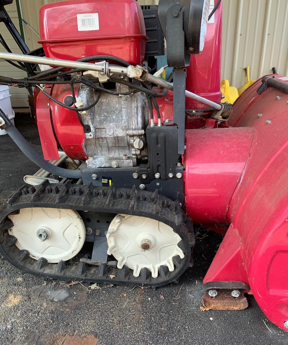 Lot G Honda HS1332 Snow Blower