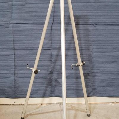 Lot 128: Vintage Made in USA Metal Easel (Canvas not included)
