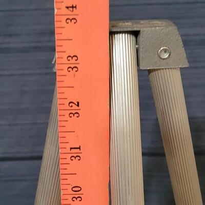 Lot 128: Vintage Made in USA Metal Easel (Canvas not included)