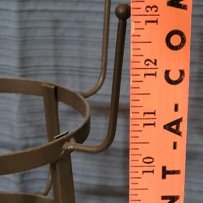 Lot 132: 13" Metal Rack
