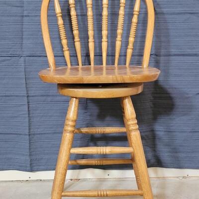 Lot 138: Swivel Wood Bar Stool 