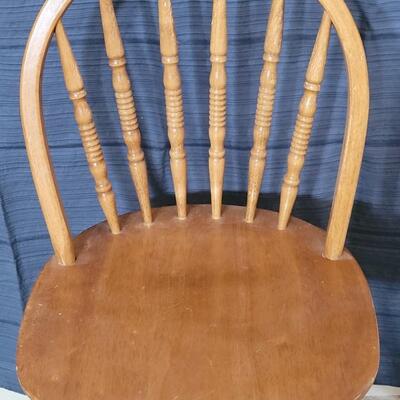 Lot 138: Swivel Wood Bar Stool 