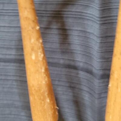 Lot 138: Swivel Wood Bar Stool 