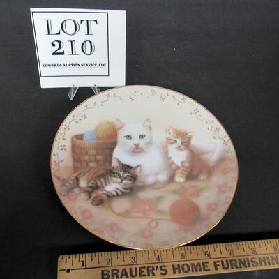 The Royal Family Cat Plate, #194, Susan Leigh, 1988
