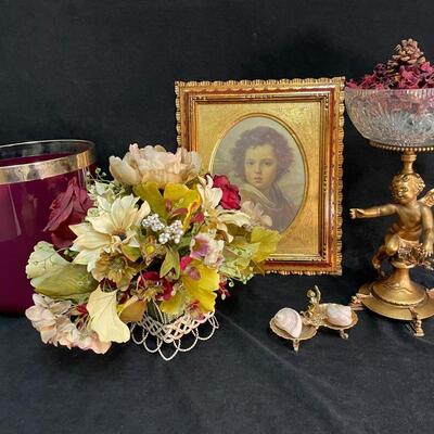 Lot 68  Burgundy and Gold Home Decor 