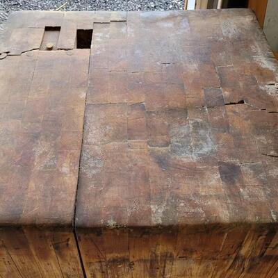 Lot 142: Antique Butcher's Block HEAVY