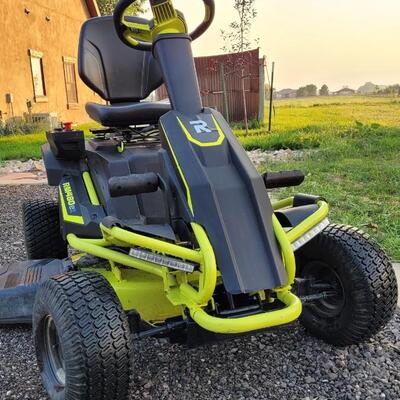 Lot 143: RYOBI RM480EX Electric Riding Lawnmower w/ Collection System and Charger COMPLETE & TESTED A+