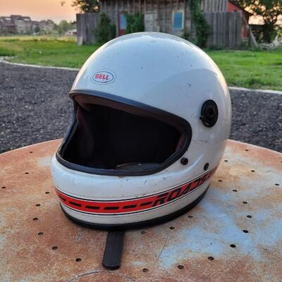 Lot 153: Vintage Size XL BELL ROADSTAR Motorcycle Helmet No Visor