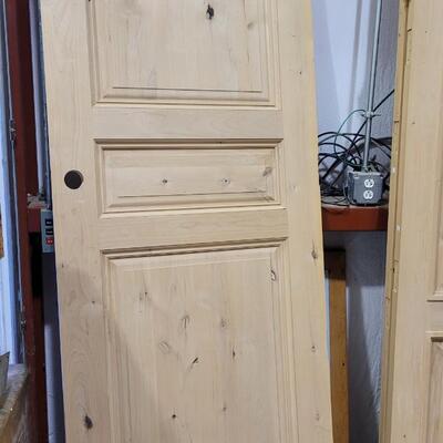 Lot 157: New Unused SOLID WOOD Home Design Entry Door w/ Precut Door Hole