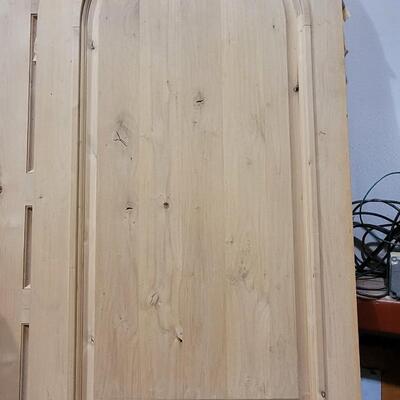 Lot 158: New Unused SOLID WOOD Arch Top Home Design Entry Door w/ Precut Door Hole
