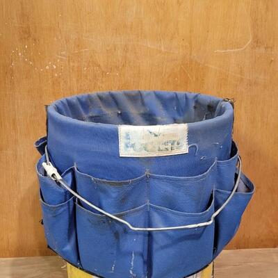 Lot 167: 5 Gallon Bucket w/ Organizer Pocket Pouch 