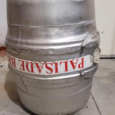 Lot 171: Vintage 155 Gallon CHEYENNE MOUNTAIN BREWING Keg 