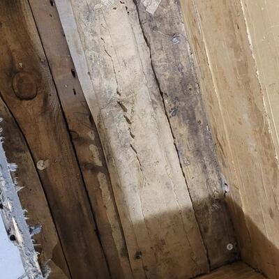 Lot 172: Vintage Steamer Trunk Chest 