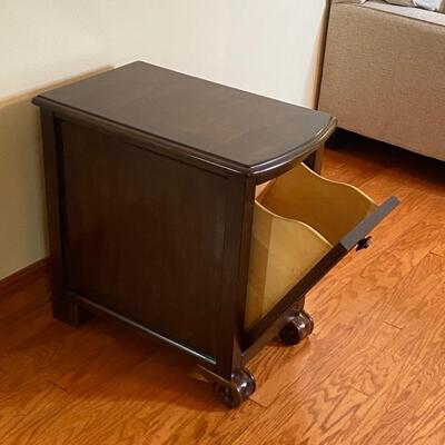 Chairside End Table with Flip Storage 
