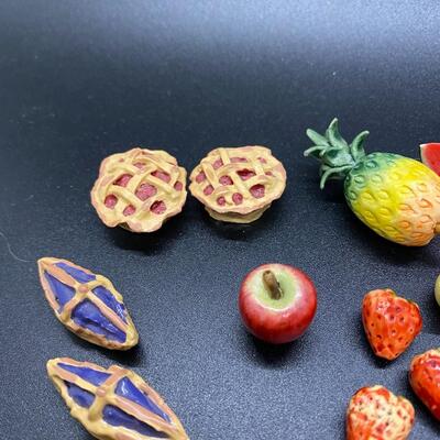 Ceramic Porcelain Dollhouse Miniatures Fruits and Pies