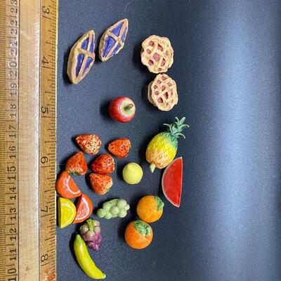 Ceramic Porcelain Dollhouse Miniatures Fruits and Pies