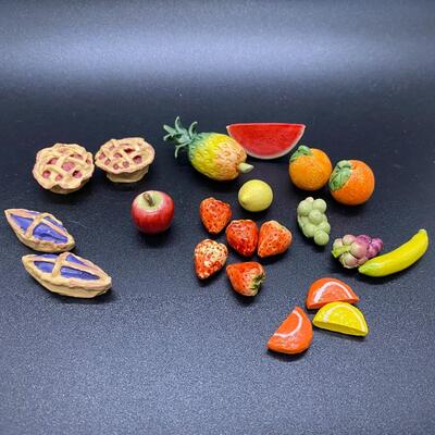 Ceramic Porcelain Dollhouse Miniatures Fruits and Pies