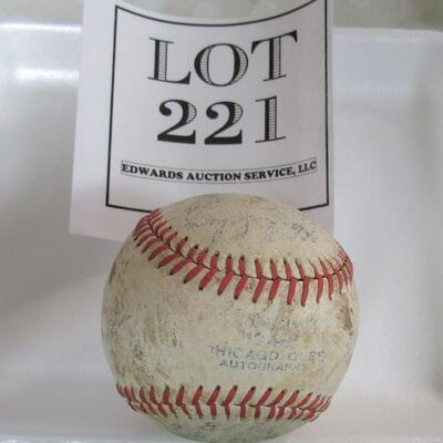 Vintage 1930-40s Chicago Cubs Autobraphed Baseball  Read description for more details