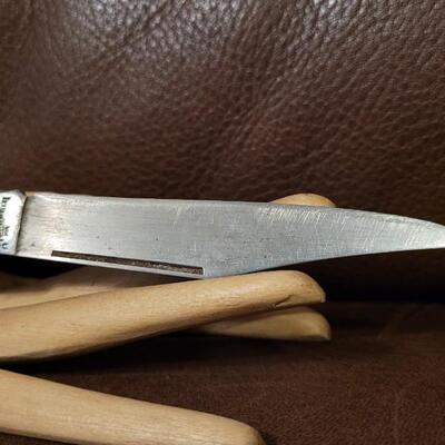 Lot 175: Vintage IMPERIAL 4.5" Pocketkniffe w/ Fish Inlay
