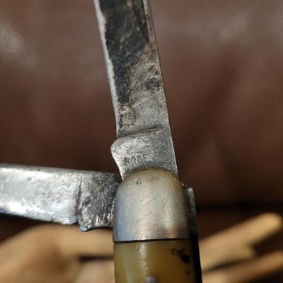 Lot 179: Vintage 3.5" KAMP KING & ROBESON Pocketknives 
