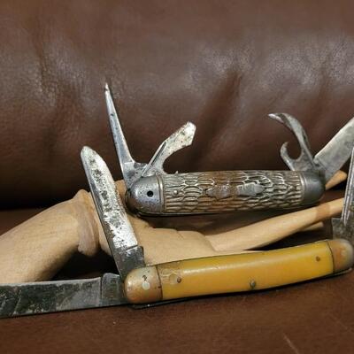 Lot 179: Vintage 3.5" KAMP KING & ROBESON Pocketknives 