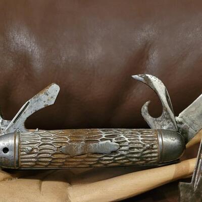 Lot 179: Vintage 3.5" KAMP KING & ROBESON Pocketknives 