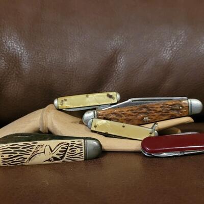 Lot 180: Assortment of Vintage Pocketknives - Some need TLC