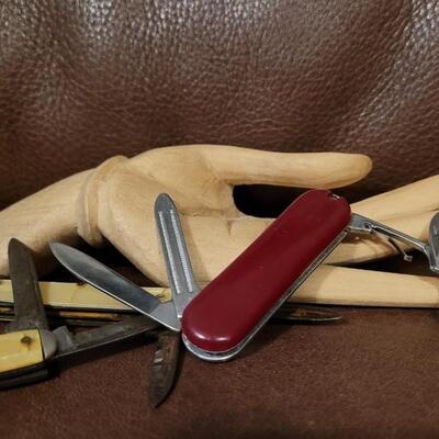 Lot 180: Assortment of Vintage Pocketknives - Some need TLC