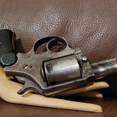 Lot 182: Antique Late 1800's OTIS SMITH U.S. Pistol Co. Smith and Wesson .32 Cal Nickel Plated Revolver 